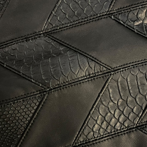 SOLID BLACK LEATHER MINI SKIRT - Picture 3 of 6